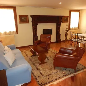Romantic Escapade In Appartement Venise